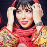 Leila Otadi Instagram - اگر عشق راداریم به چیز دیگری درجهان نیازی نیست. واگر عشق رانداریم داشتن چیزهای دیگر مهم نیست.🤍❤️