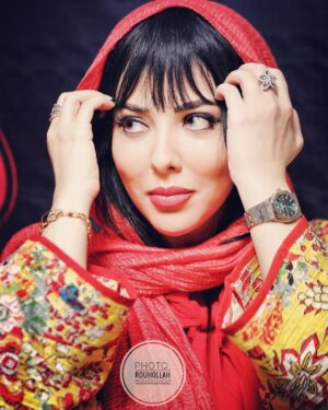 Leila Otadi Instagram - اگر عشق راداریم به چیز دیگری درجهان نیازی نیست.
واگر عشق رانداریم داشتن چیزهای دیگر مهم نیست.🤍❤️