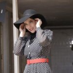 Leila Otadi Instagram - دلیل اینکه آدمها به سختی احساس خوشبختی می‌کنند این است که: گذشته را، بهتر از آنچه بوده می‌بینند حال را بدتر از آنچه هست وترس از آینده را بیشتر از آنچه خواهد بود، می‌دانند.