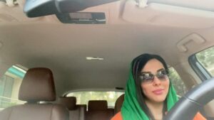 Leila Otadi Instagram - بهترین آهنگ دنیا از نظر من #لیلا 😂😍🥰❤️❤️
