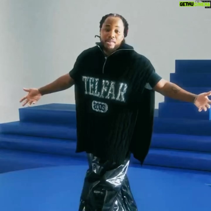 Leon G. Thomas III Instagram - If you haven’t peeped this movie we made for Love Jones feat. @tydollasign, do yourself a favor and tap in! Link in bio!!