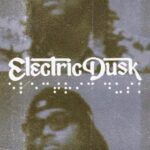 Leon G. Thomas III Instagram - Sparking a new vibe with #ElectricDusk gear!⚡️ Hit the link in my bio to get your set! #LeonThomas #ElectricDuskTour #Merchandise