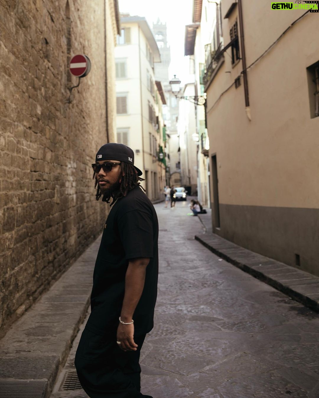 Leon G. Thomas III Instagram - This is my official farewell to Florence Italy. I really enjoyed making music and living in this wonderful city. There’s so much rich art to dive into. This is one of those trips I’ll never forget. 🙏🏾 📸 by @creationsofla Florence, Italy