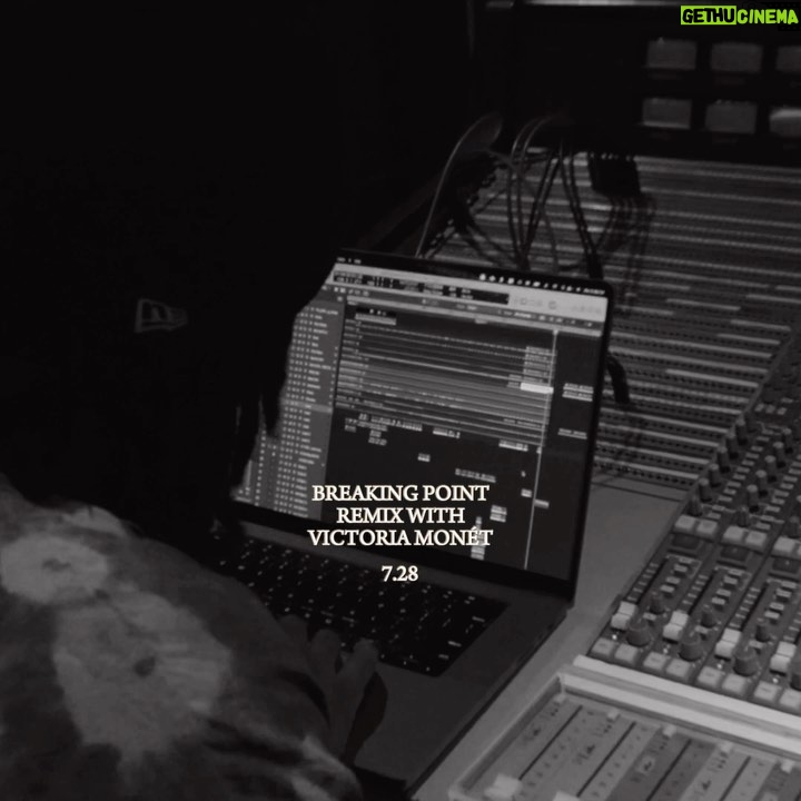 Leon G. Thomas III Instagram - This song Breaking Point marks such a pivotal point in time for me and I’m blessed beyond measure to see how well it’s been received. I’m so grateful to have @victoriamonet featured on the remix this record, to add a female perspective. Dropping this Friday!!!!