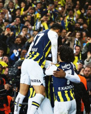 Leonardo Bonucci Instagram - Fener never dies!! 🟡🔵