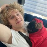 Lev Cameron Instagram - If u look closely there are two dogs in this photo