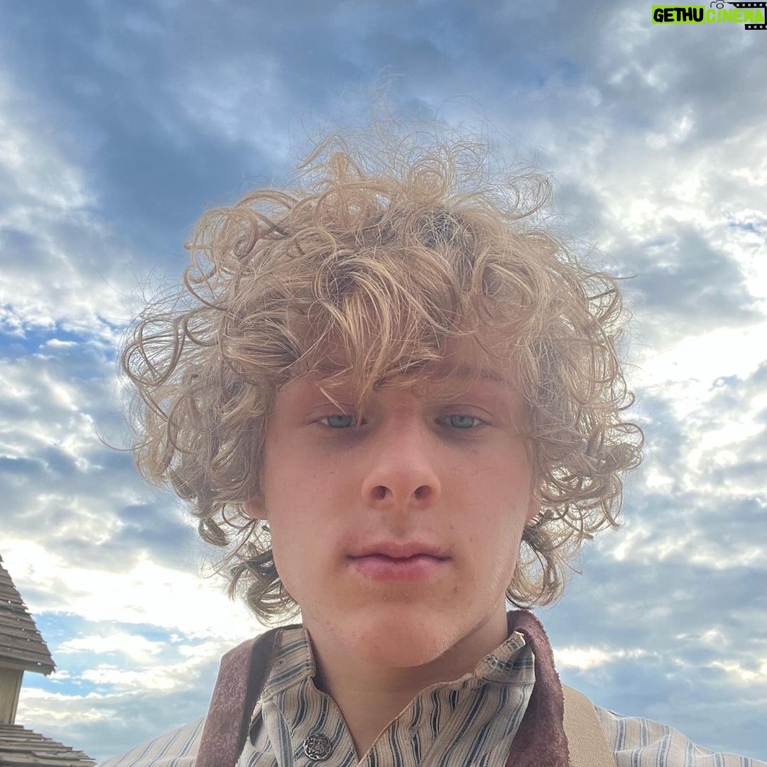 Lev Cameron Instagram - In my cowboy era 🤠#farheaven