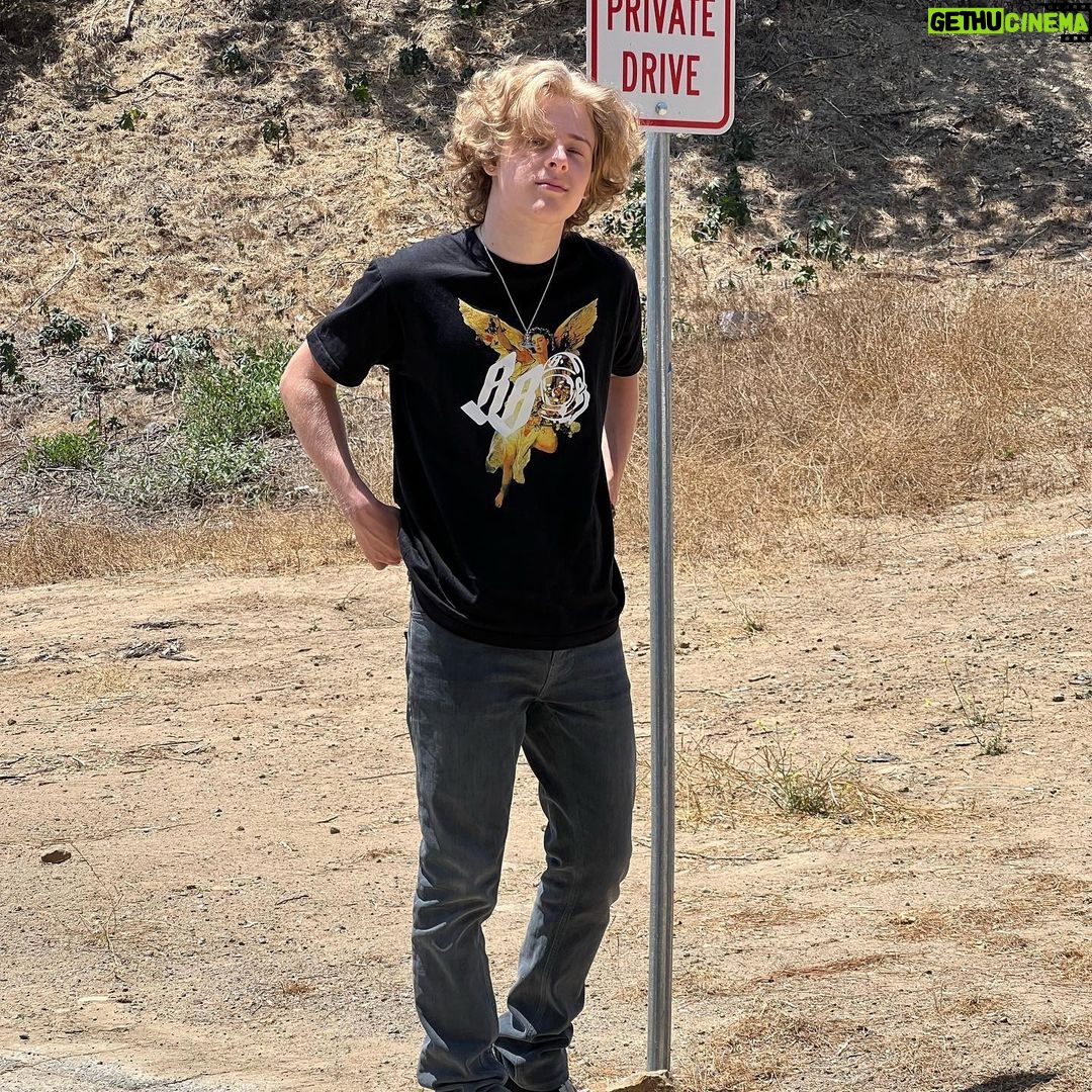 Lev Cameron Instagram - 🫠🫠🛸🛸🛸🫠🫠🫠🫠🫠🛸🛸🛸🛸🛸