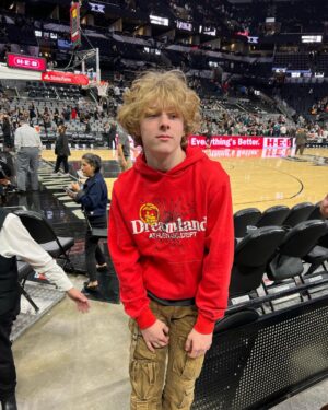 Lev Cameron Instagram - spuuuurs ball 🏀