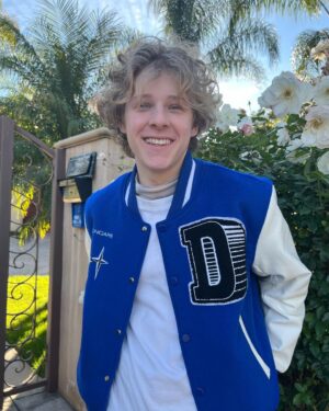 Lev Cameron Instagram - 🌺 here you go