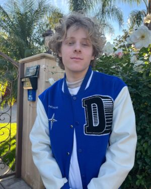 Lev Cameron Instagram - 🌺 here you go