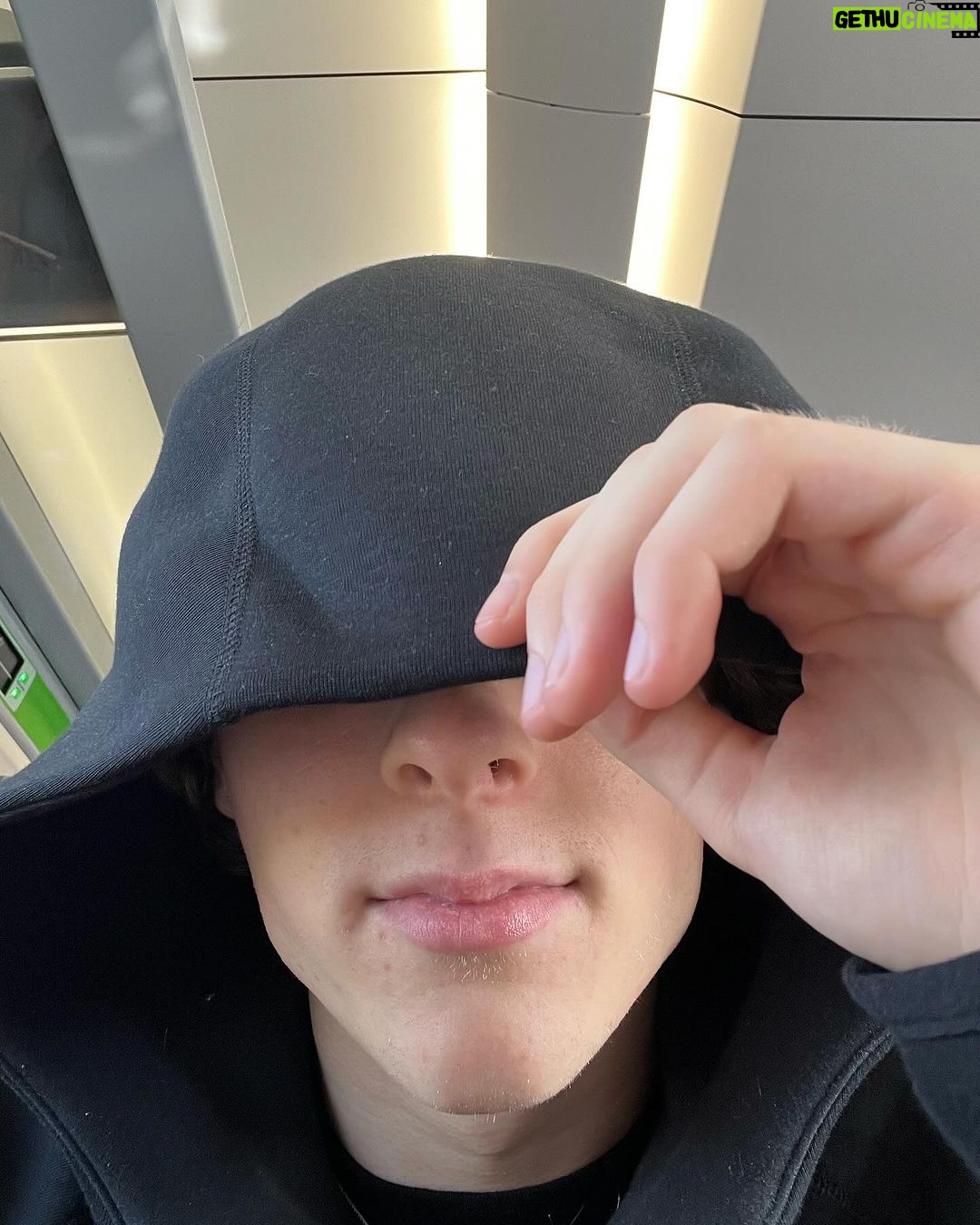 Lev Cameron Instagram - i got rich before i turned 23 like lebron james 🗣️🤞🤞