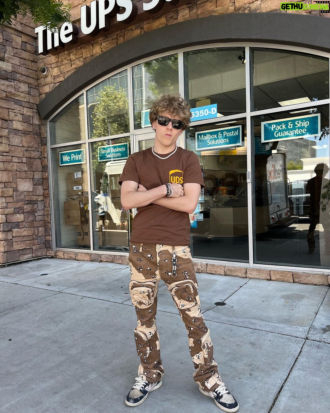 Lev Cameron Instagram - i call you UPS the way U Pissing all your $$$
