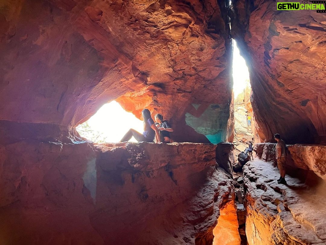 Lindsey Morgan Instagram - POV: you’re 3/4th the way done with your spiritual walkabout