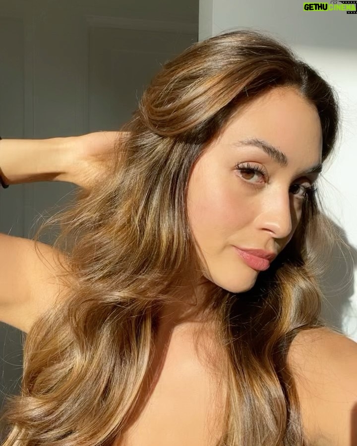 Lindsey Morgan Instagram - Should have put a song to this. Please send