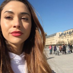 Lindsey Morgan Instagram - Excerpt for when I co-host my future travel show w. @emilybett
Is your future self watching?