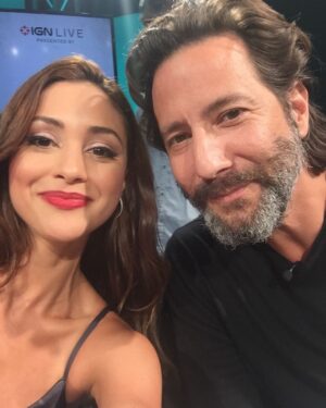 Lindsey Morgan Instagram - With the exceptionally talented actor, director & old cast mate 🥺@henryiancusick ♥️ 
He will confirm I fan girled about Lost for the first three years we worked together…