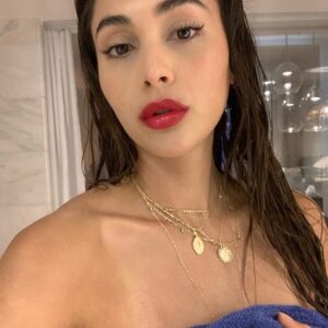 Lindsey Morgan Instagram - It’s the blue towel for me✨