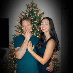 Lindsey Morgan Instagram - 2020 coming in with that twist ending ♥️
.
.
.
Thank you my love, @shaun_sipos for making me the happiest I’ve ever been, every damn day since I met you... and now for the rest of my life ♥️ no pressure 
.
.
.
I can’t wait to see what unfolds next for us on our great, big life adventure ♥️