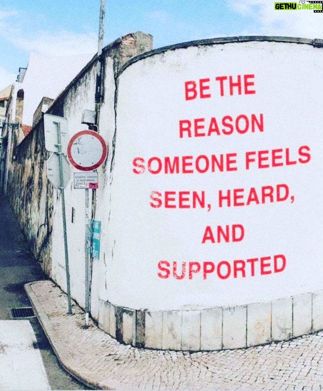 Lindsey Morgan Instagram - A true Christmas present is being present 🙏🏽♥️ . . . Tag someone you’d like to give to today