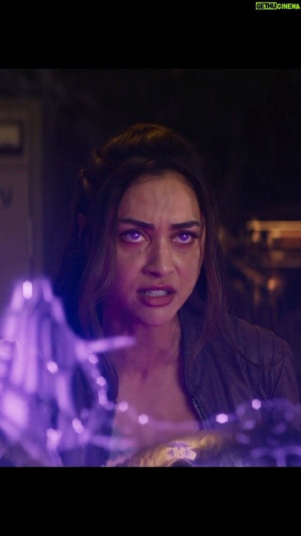 Lindsey Morgan Instagram - Trailer for SKYLIN3S is out now 💥💪🏽 DIGITAL World premiere Oct 25TH get your tickets at the link in my bio and be prepared for your 🤯