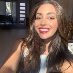 Lindsey Morgan Instagram - Been spamming your feed 1, 2 or 3 
.
.
.
SKLIN3S releases in select theaters & VOD on FRIDAY!
Link in the bio ♥️
WALKER coming at you hot, hot, hot! Jan 21st! 
.
.
.
& thank you ATX GLAM magicians 
♥️ @laurenandersen 
♥️ @styleswithange