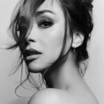 Lindsey Morgan Instagram - 2024 is starting off strong Thank you 🤍 @matt_kallish @bryanmendez @hairbycarina