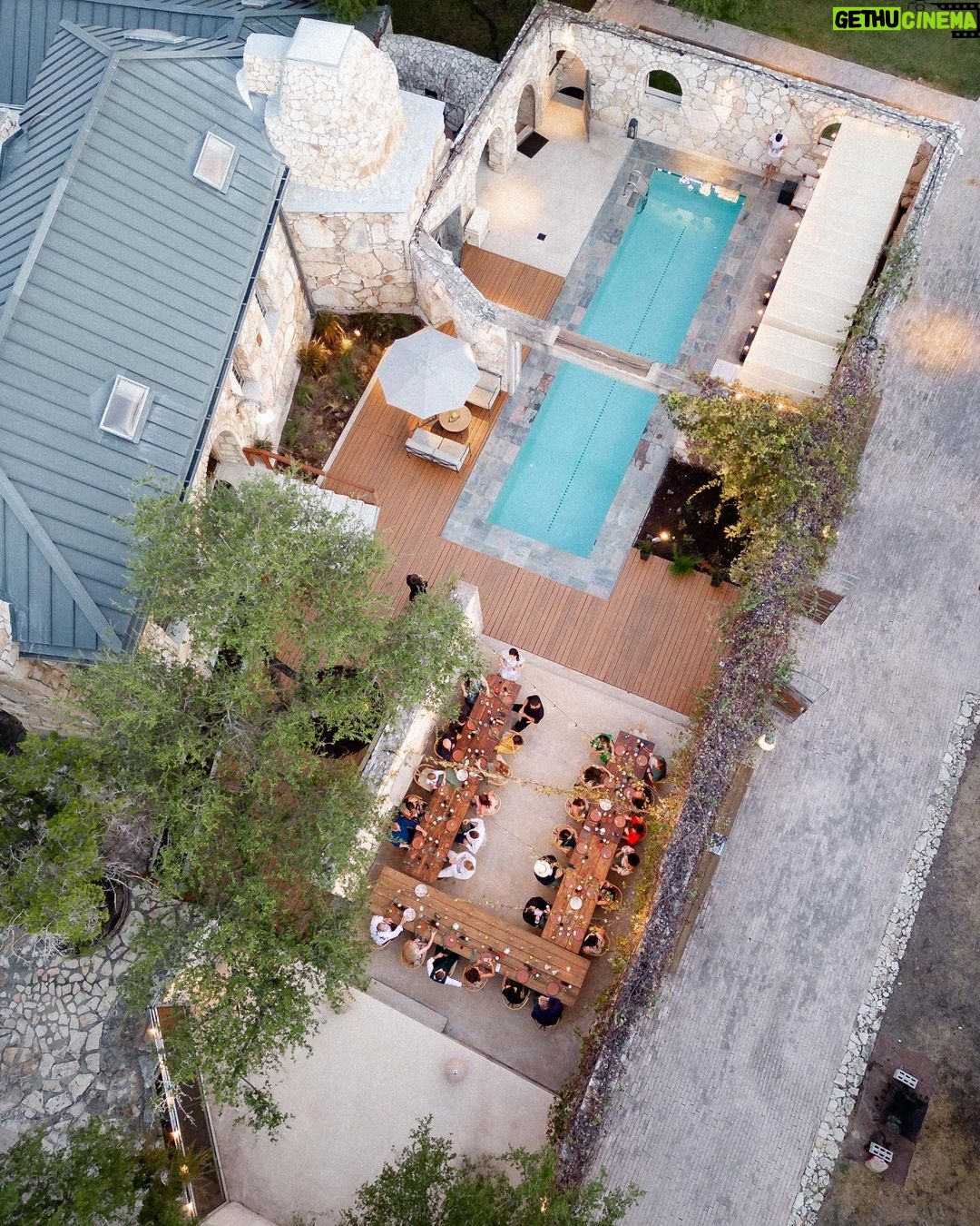 Lindsey Morgan Instagram - The Rehearsal Dinner Pt. 1 Thank you so much to all of our incredible vendors for making this the beginning of the most magical weekend 📸 @charmingimages Venue Villa Artique @feel.austin Hosted by @karenadawn Tables & chairs @lootrentals Plates & Glassware @tablemannerstx Cocktails @madremezcal Our incredible chef Meredith Shaffer Planning @hillcountrynative