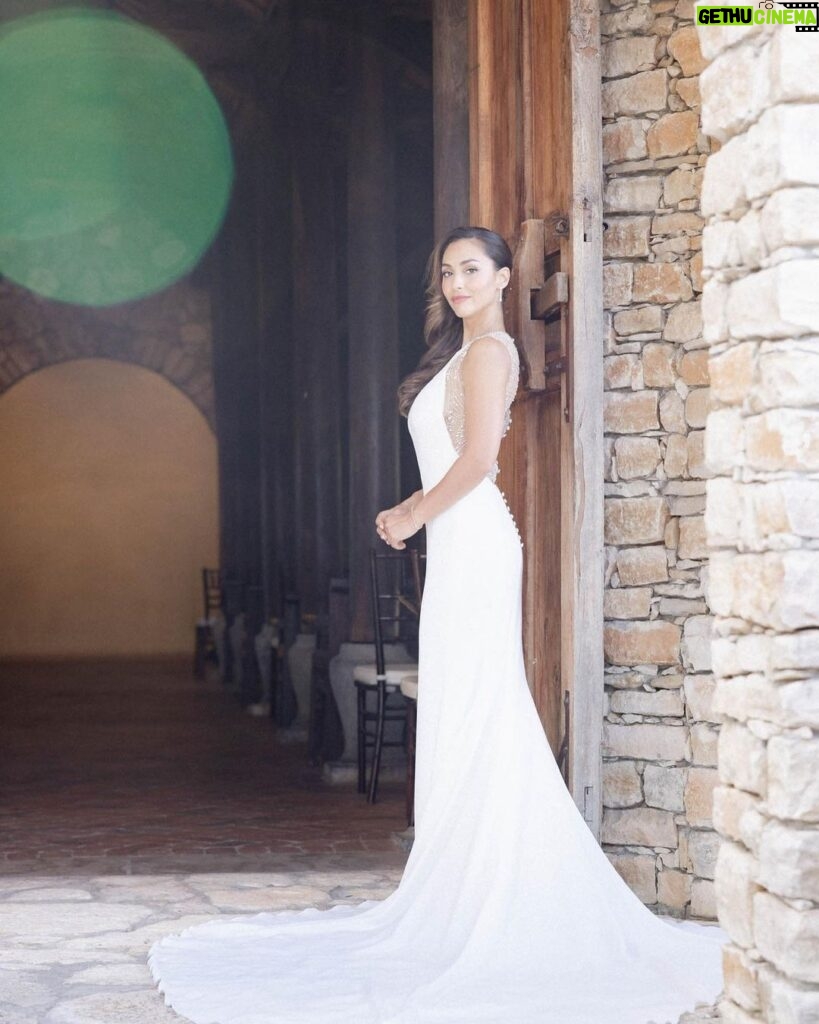 Lindsey Morgan Instagram - A @pronovias Bride 🤍 Thank you @pronovias for the most beautiful wedding dress & making this day the most magical of my life Photography: Marcin Pawlowski @charmingimages Make up: Desirae Cherman @desiraecherman Hair: Michael Kanyon for KANYON Beauty @michaelkanyon Nails: Ekaterina Danilina @that_russiangirl_