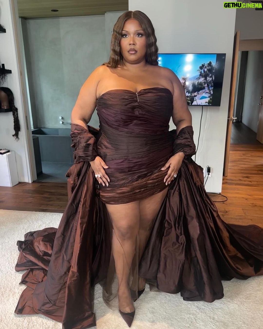 Lizzo Instagram - FITTING vs. CARPET who’s winning?