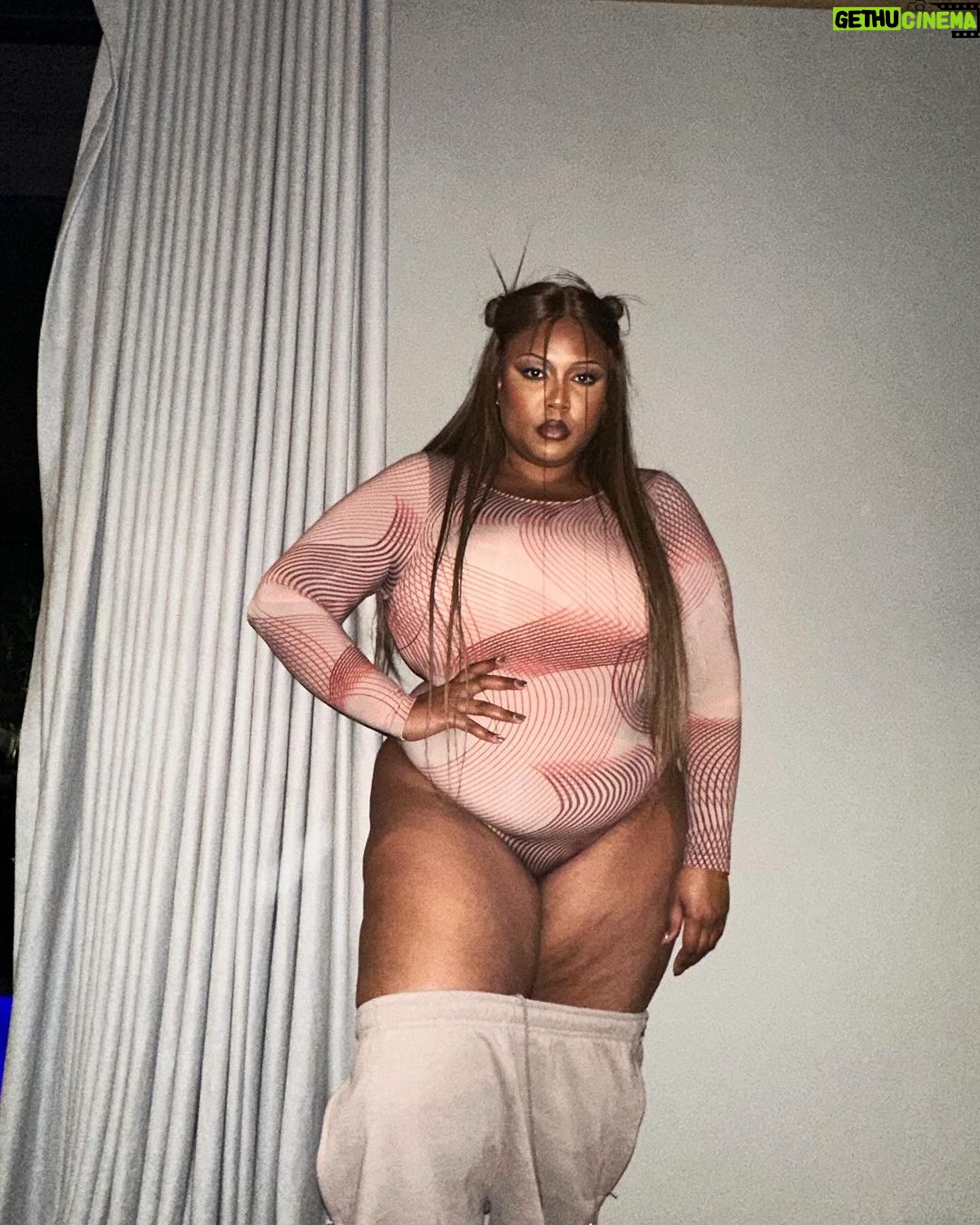 Lizzo Instagram - EASY SNATCH-CESS! THIS BODYSUIT IS CALLING UR NAME! @yitty <——— U KNO U WANNA😚