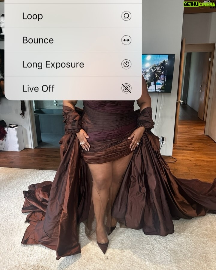Lizzo Instagram - FITTING vs. CARPET who’s winning?