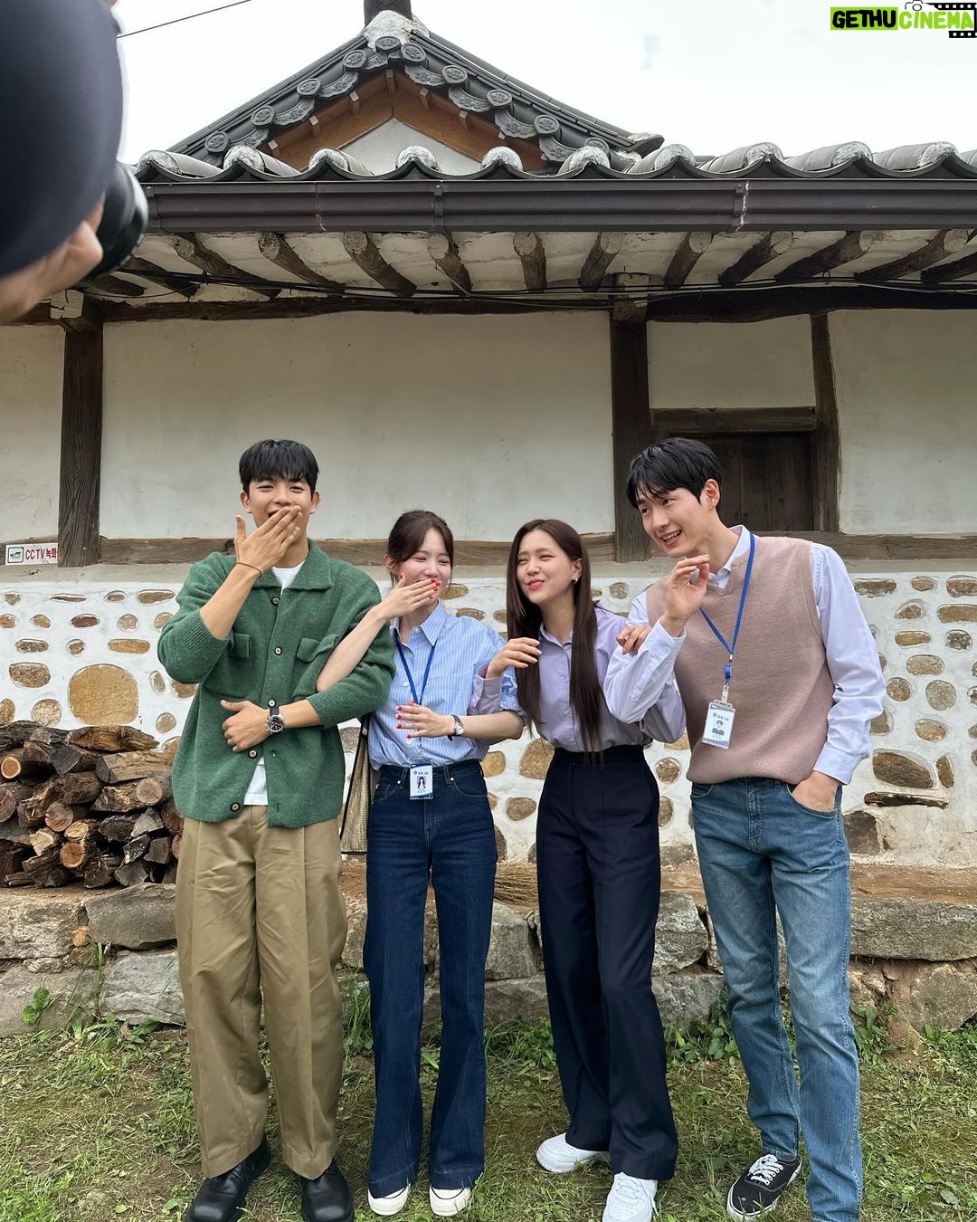 Lomon Instagram - 브랜딩 인 성수동의 모든 에피소드가 공개되었습니다 ! 고생해주신 스텝 여러분 ,감독님 , 배우님들께 감사의 말씀을 전하고 싶습니다 🙏덕분에 잊지 못할 새로운 인연과 추억을 만들었습니다 . 그리고 강나언과 소은호를 사랑해주신 모든 시청자 여러분 그리고 팬 여러분들께 진심으로 감사드리고 사랑합니다 💕💕 항상 건강하세요 💕💕