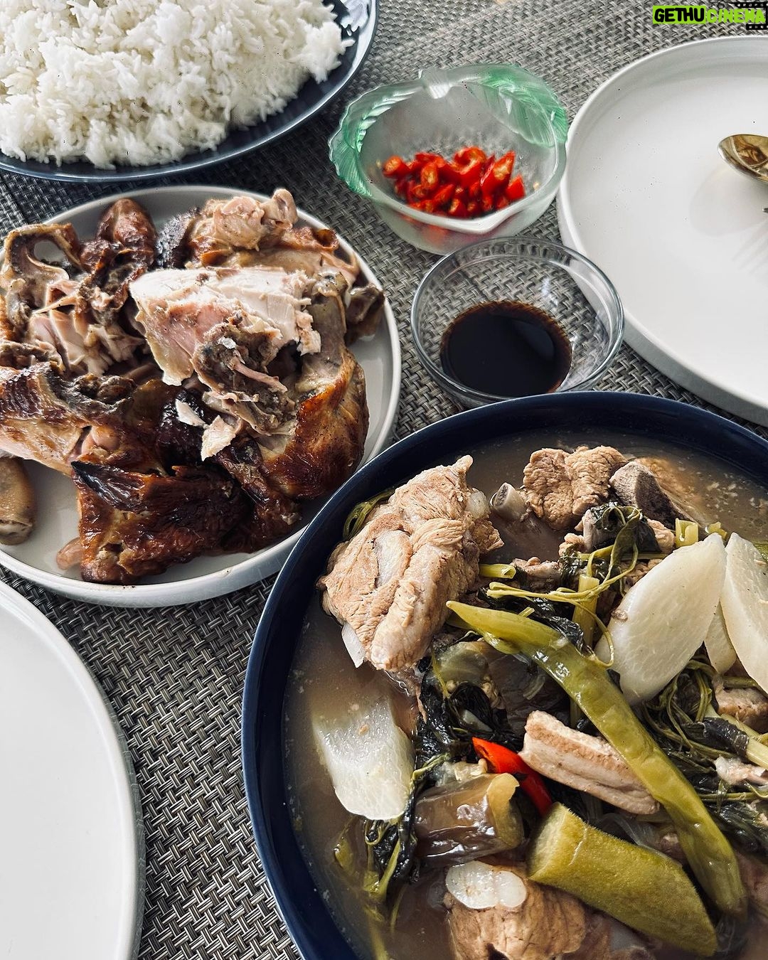 Lovi Poe Instagram - What’s for lunch?… Chi-nigang! (chicken and sinigang)🤪 #LastMoNaYanLovi