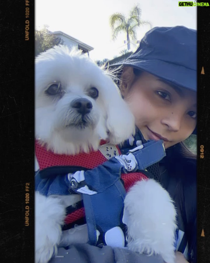 Lovi Poe Instagram - Senor walking me around the neighborhood. 😋