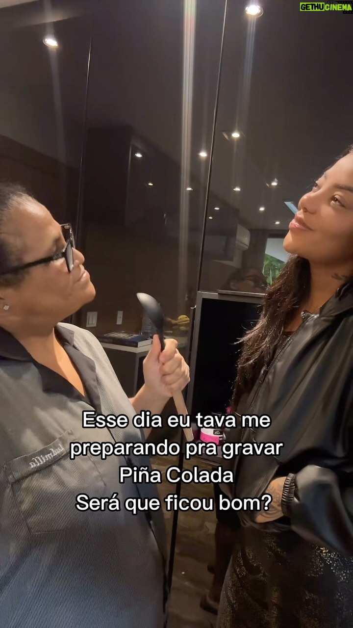 Ludmilla Instagram - E se eu contar pra vocês que acabei de liberar um trecho de Piña Colada na biblioteca de áudio daqui do Instagram? Corre pra conferir e me conta aqui o que achou. 🍹
