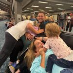 Luisana Lopilato Instagram - Doesn’t matter where we go or what we’re doing. Whether it’s a Hawaiian vacay or the chaos of an airport on the way home. It’s always better when we’re together. We wish the same for you and your families this Easter. ❤️ No importa dónde vayamos o qué estemos haciendo. Si es de vacaciones en Hawaii o el caos del aeropuerto de vuelta a casa. Siempre es mejor cuando estamos juntos. Les deseamos lo mismo para sus familias esta Semana Santa. ❤️