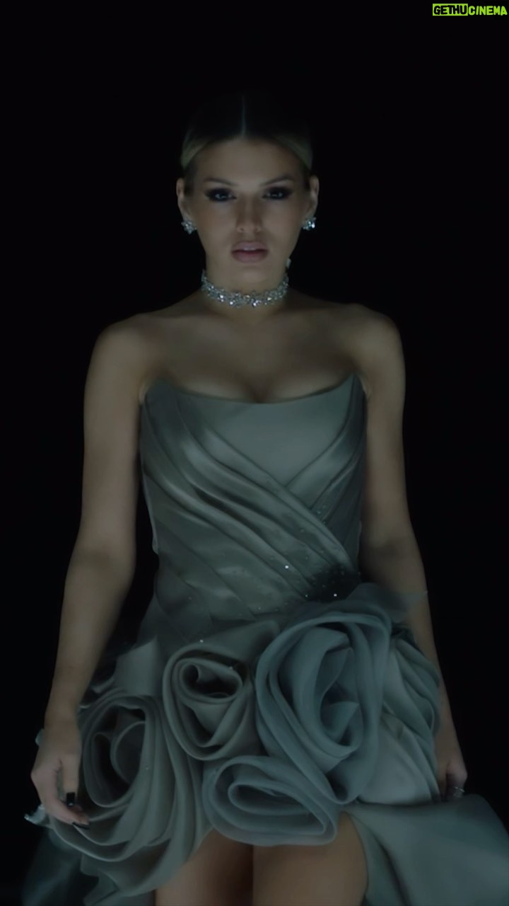 Lyudmila Chebotina Instagram - Love yourself with DIVA by @yanaraskovalova @yanadress @yanajewellery