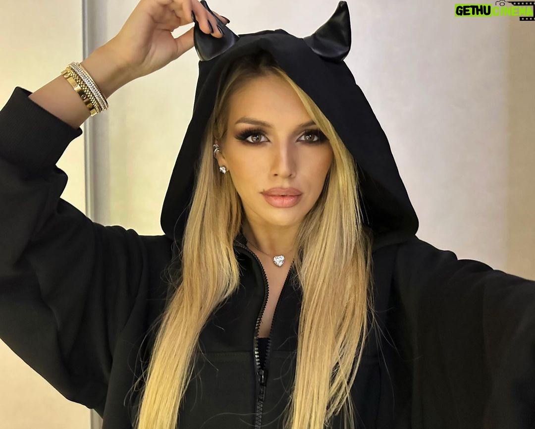 Lyudmila Chebotina Instagram - Mmm she the devil 😈😈