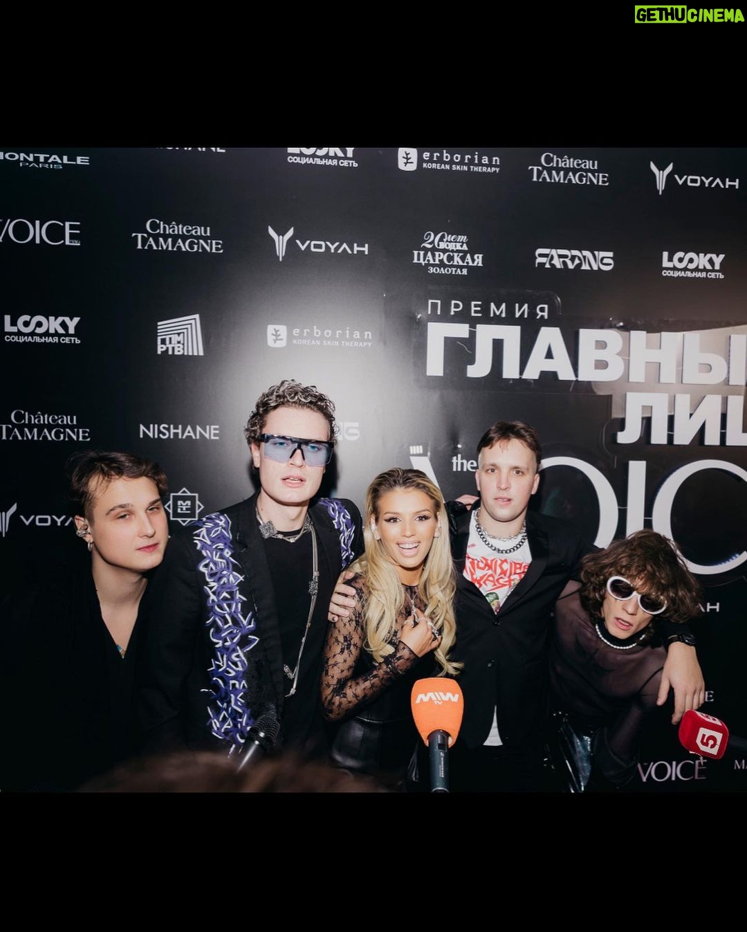 Lyudmila Chebotina Instagram - «Певица года»🤘🏼 @the_voice_mag Вчера навели суету с моими любимками @_xdate 🔥 Dress : @yanadress Jewellery : @yanajewellery