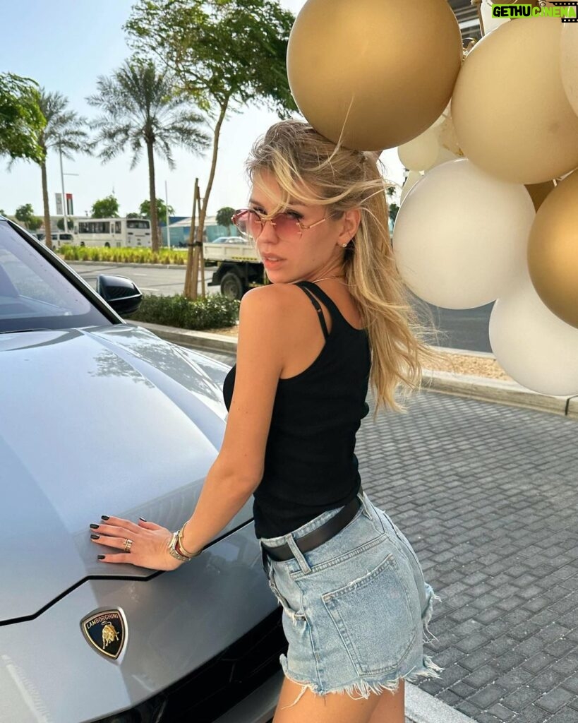 Lyudmila Chebotina Instagram - Ну вот, теперь из-за вас @kings_rental_cars я хочу себе Ламбу😭