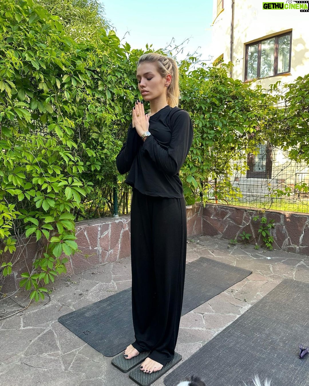 Lyudmila Chebotina Instagram - В объективе @danaya_pavlovskaya ❤️