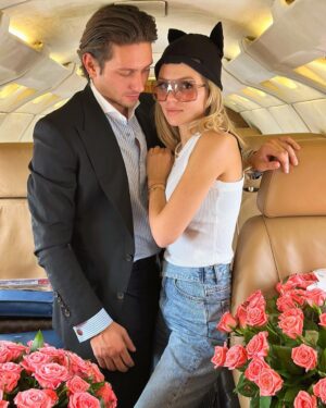 Lyudmila Chebotina Instagram - Смотрю, как он улыбается🖤
#happyvalentinesday