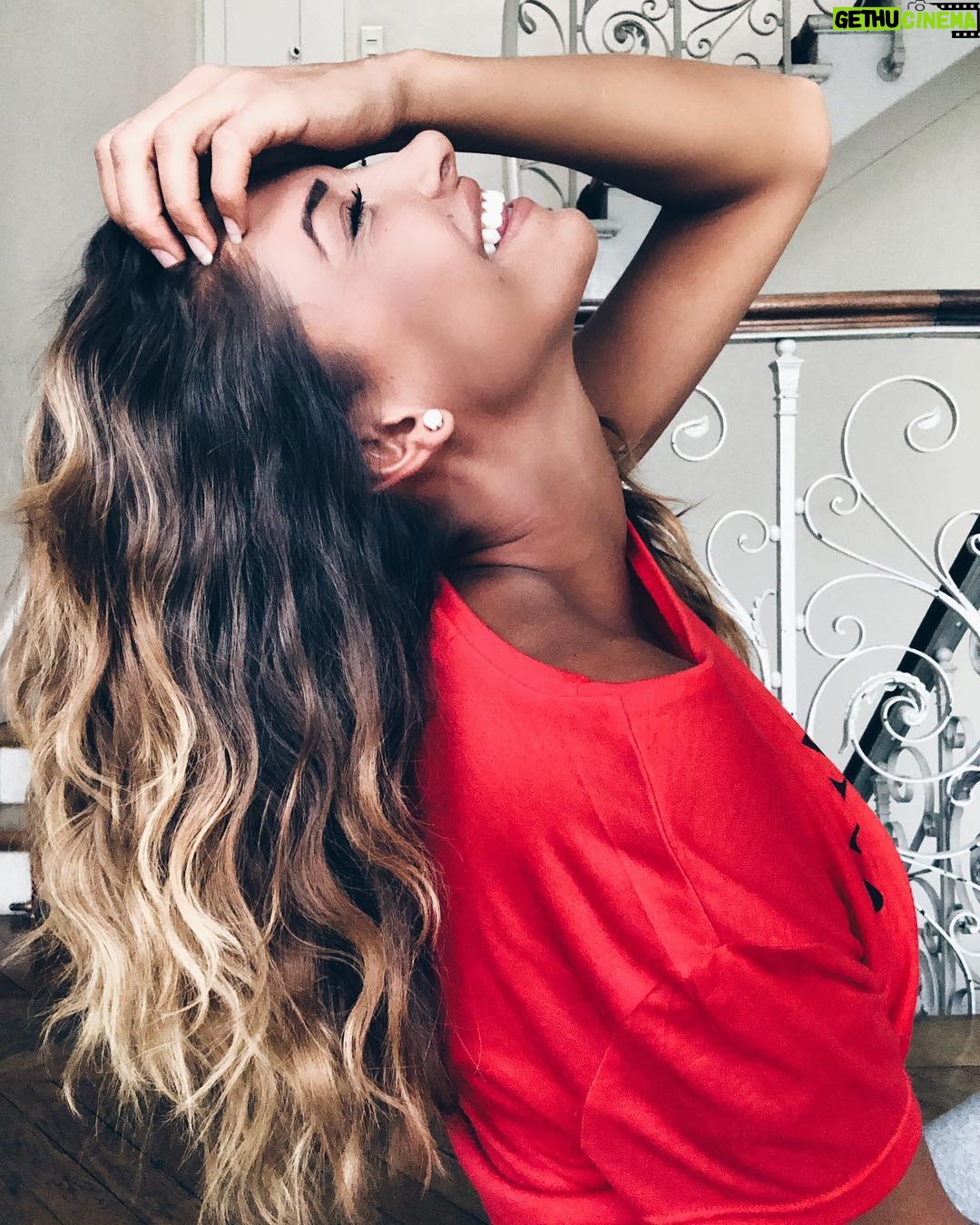 Mélanie Dedigama Instagram - ❤️❤️❤️ Paris, France