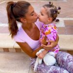 Mélanie Dedigama Instagram - Back to School 🎒🌸🎨🧸 . J’espère que votre rentrée s’est bien passée 🤩 ?? . Pour Naya a pleuré de 2min et bye bye Maman = best life 🤣🥲 . #cestlarentree #mydaughter #jetaime #nous #backtoschool