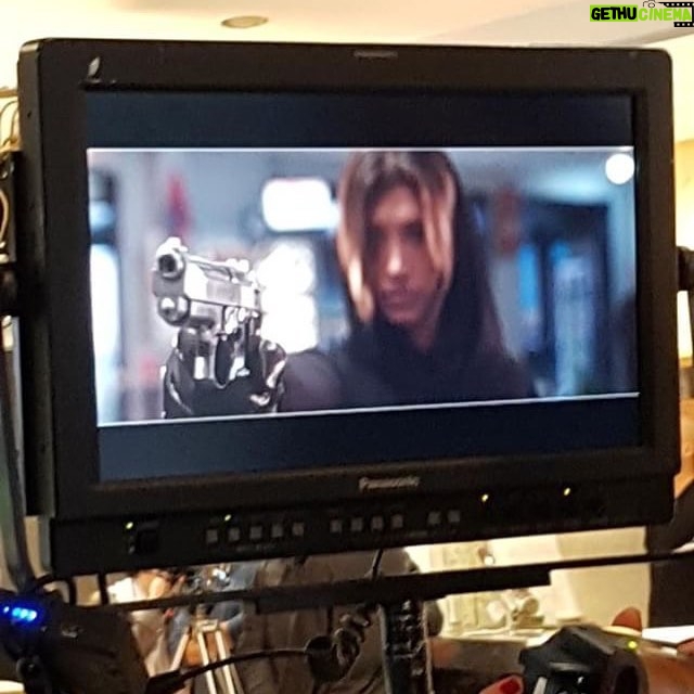 Mélanie Dedigama Instagram - 🎬 on continue 2 ème journée de tournage avec l’équipe 👊🏽 @mehdi_vandal_ @jibpocthier @jeff_fiction @missoum_ @pouyalz @karl.sch