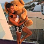 Mélanie Dedigama Instagram - 🐻❤ bye bye IBIZAAA ☀️🎉🤙🏽 Bonne semaine à tous... 😘😘😘 #IBIZA #somuchlove #teddybear Hard Rock Hotel Ibiza