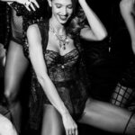 Mélanie Dedigama Instagram - #shooting #models #VIP #sexy #blackandwhite #photographer #fashion #picture #tbt #fit #glam #follow4follow #smile #goodvibes 😄💋 VIP ROOM