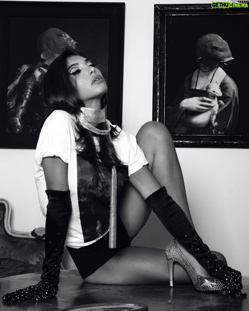 Mélanie Dedigama Instagram - Le week-end était cool 😎✌🏽 . Photo @stefanierenoma Beauty @dorianjollet Styling @renomaparisofficiel Editing @raphael_say . #shooting #beauty #maurice #paris #sexy #photographer Renoma Paris