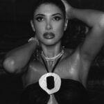 Mélanie Dedigama Instagram - 🔥🔥🔥 . Shooting for @faddy_magazine_usa Photographer : @stefanierenoma Beauty : @dorianjollet Styling : @audrey.jehanno Editing : @raphael_say Place : @sinnerparis . #newyork #magazine #beauty #blackandwhite #shooting #edit Sinner Paris